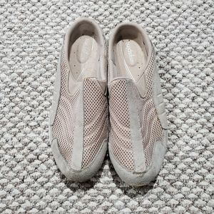 Women white mesh shoes 9.5